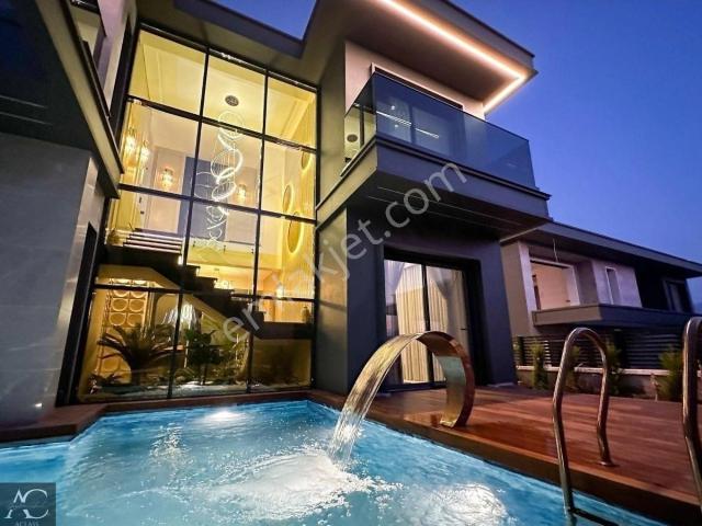 Kuşadasi, Aydin içerisinde satılık Villa