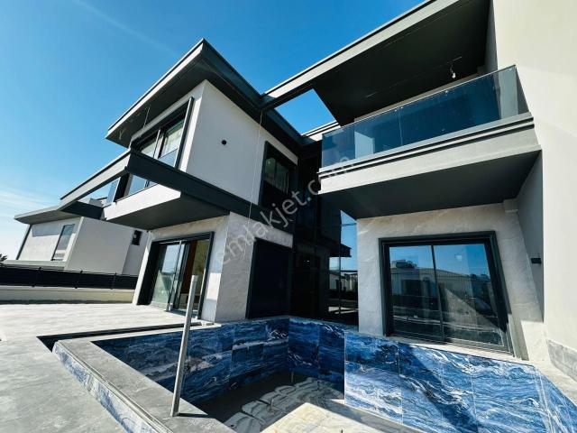 Kuşadasi, Aydin içerisinde satılık Villa