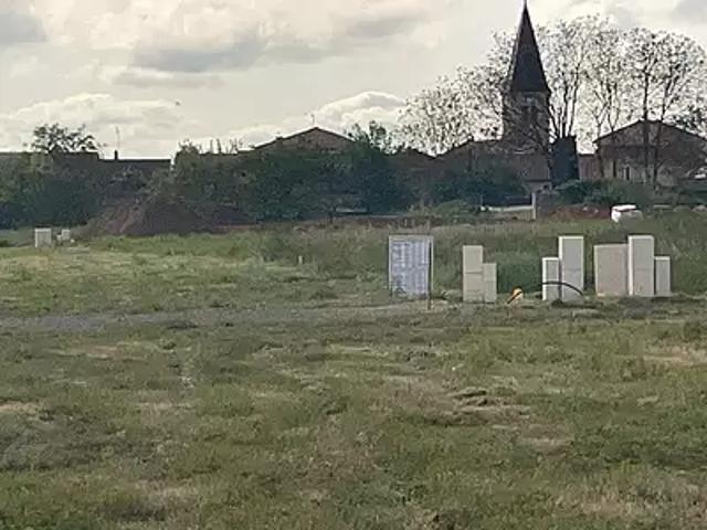 Terrain vente à Bourg-en-Bresse, Manziat