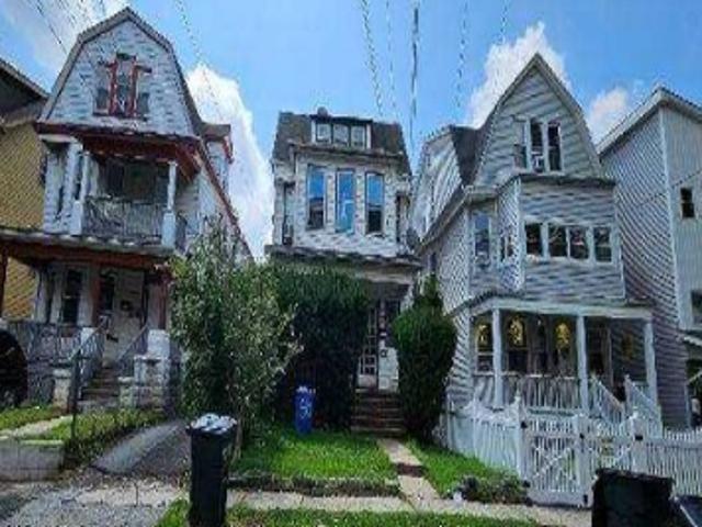 House for sale in Newark, Essex County