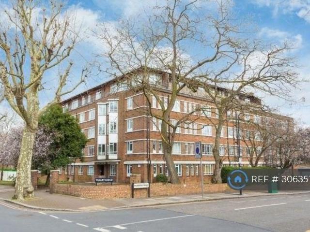 Apartment for rent in Brondesbury Park, Greater London