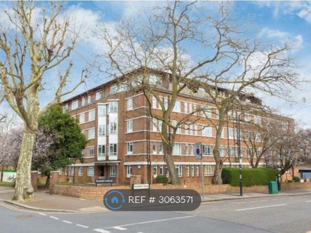 Apartment for rent in Brondesbury Park, Greater London