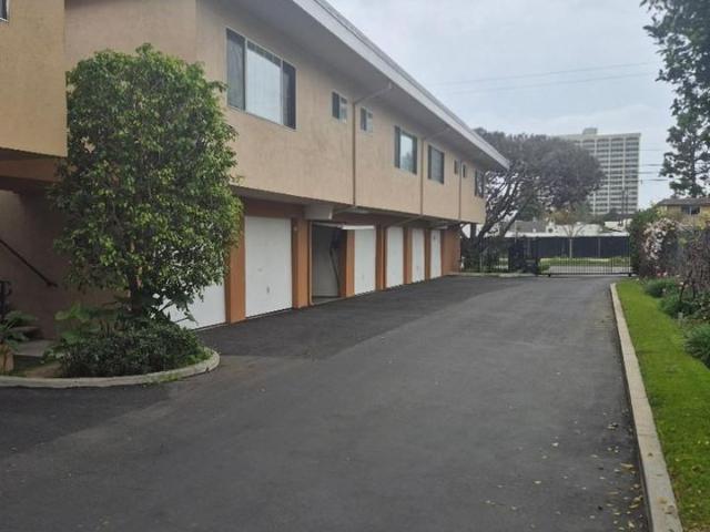 Apartment for rent in Costa Mesa, California