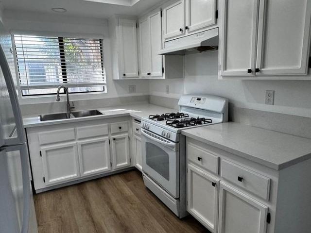 Apartment for rent in Costa Mesa, California