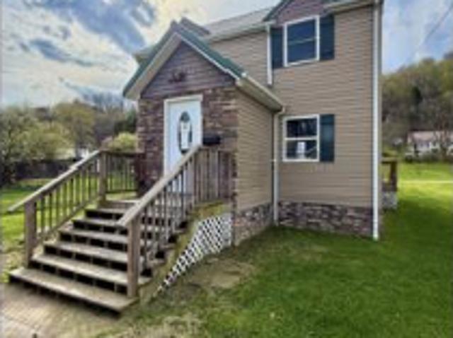 House for sale in Moatsville, West Virginia