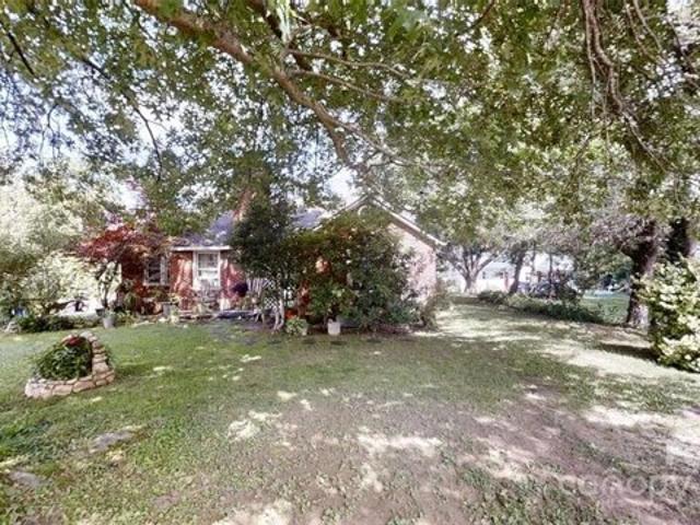 House for sale in Candler