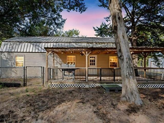 House for sale in Streetman