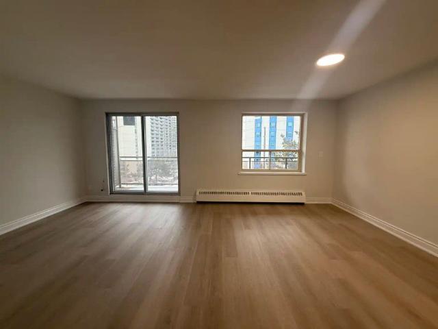 Apartment for rent in Burlington, Golden Horseshoe
