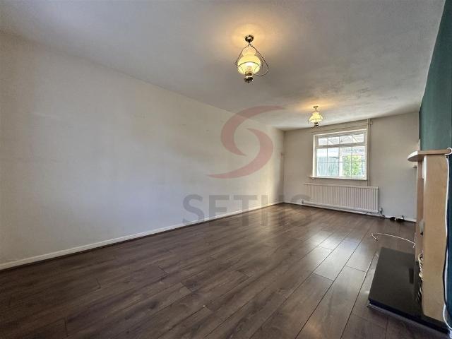 Room for rent in Pinfold, Leicestershire