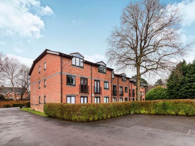 Apartment for rent in Martin's Heron, Winkfield