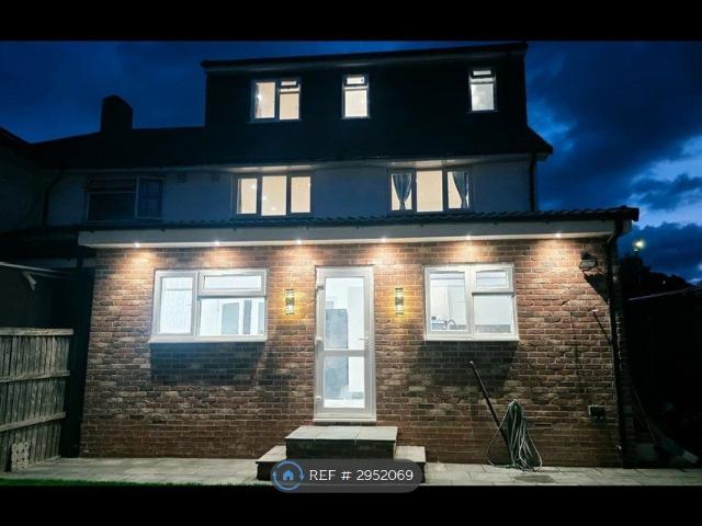 House for rent in Kingsbury, Greater London