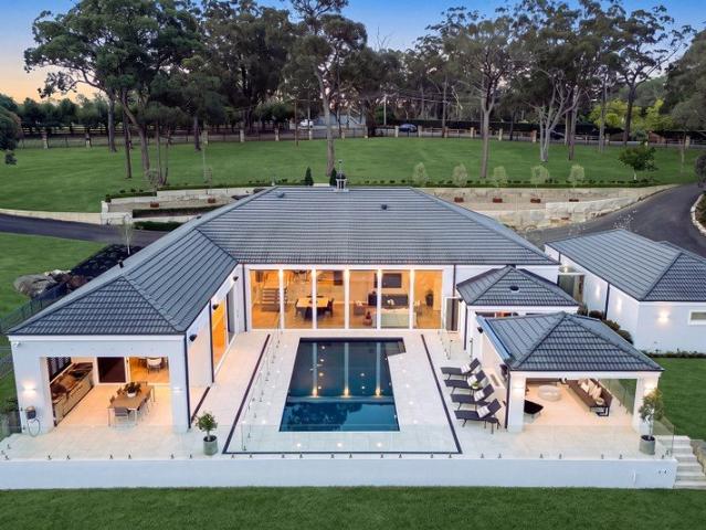 Cottage for sale in Middle Dural, Sydney