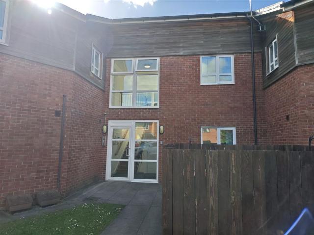 Apartment for rent in Tanterton, Higher Bartle