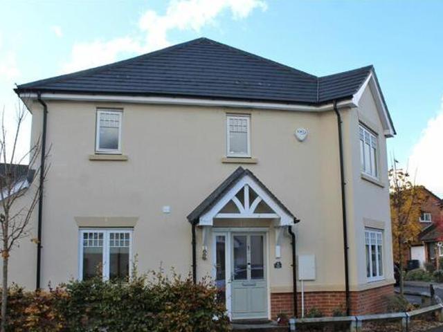House for sale in Fole, Surrey