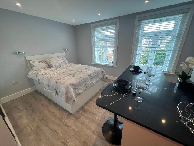 Studio for rent in Poole