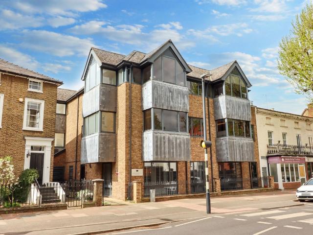 Apartment for rent in Surbiton, Greater London