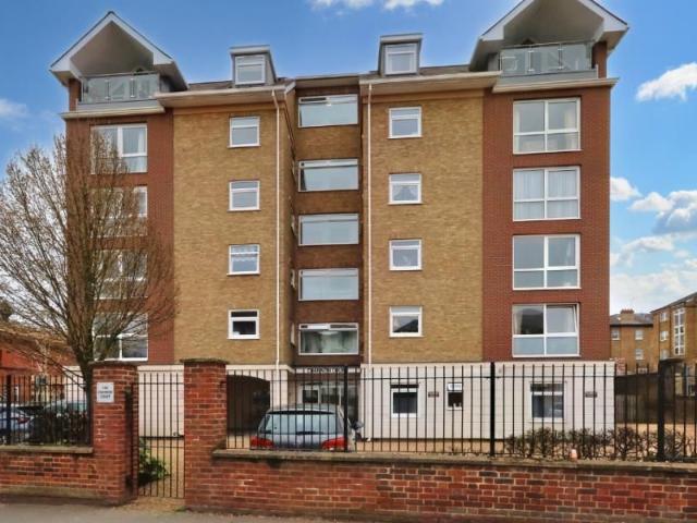 Apartment for rent in Royal Borough of Kingston upon Thames, Greater London