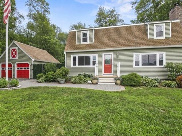 House for sale in Dighton