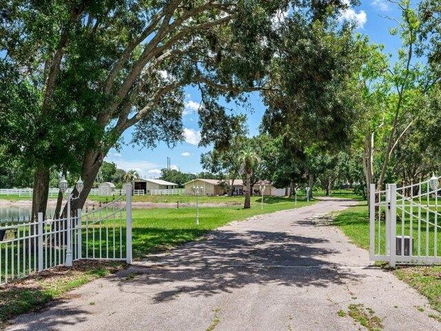 House for sale in Tarpon Springs