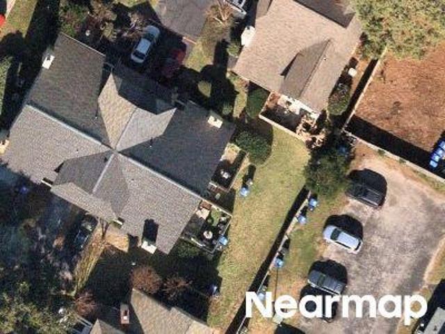 House for sale in Charleston
