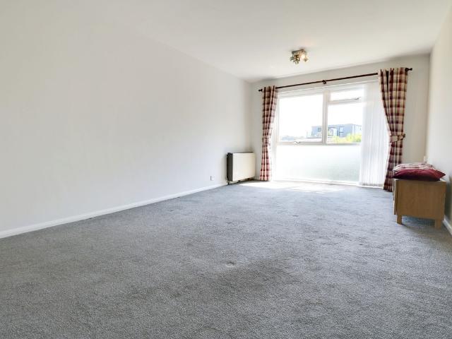 Apartment for rent in Shortlands, Greater London