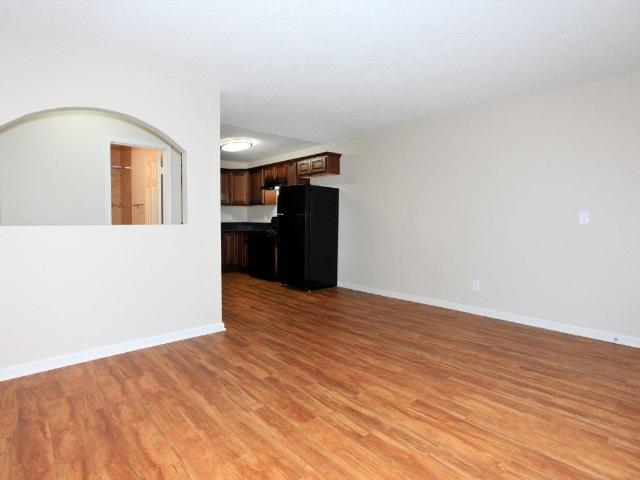 Apartment for rent in Lakeside