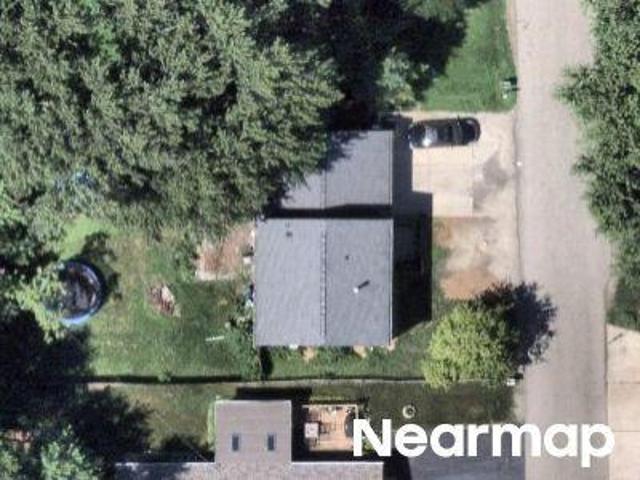 House for sale in Mchenry, Illinois