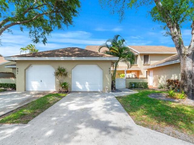 House for sale in Greenacres