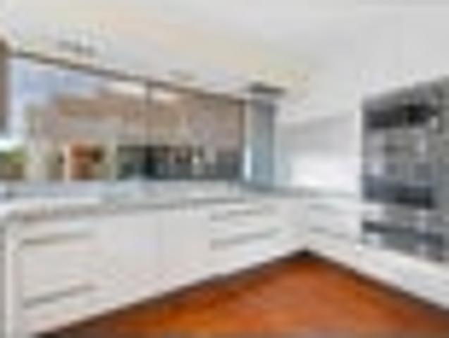 House for rent in Ōmana Beach, Franklin