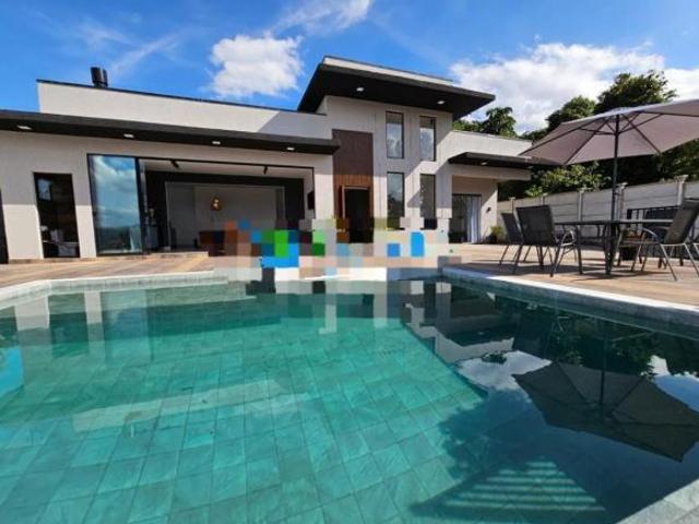 Casa venda em Região Imediata de São José dos Campos, Região Metropolitana do Vale do Paraíba e Litoral Norte