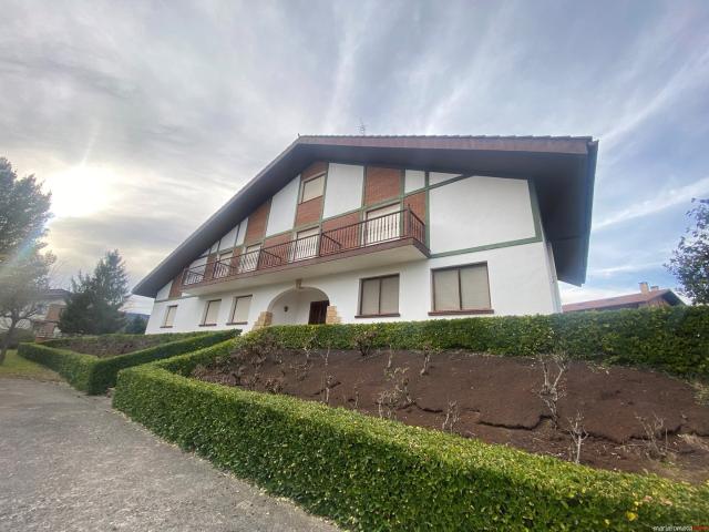 Casa en venta en Larrabetzu, Guipúzcoa