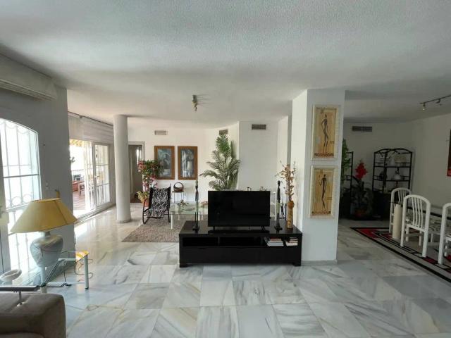 Apartamento en alquiler en La Carolina, Costa del Sol Occidental