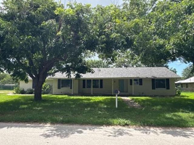 House for sale in Smithville, Texas