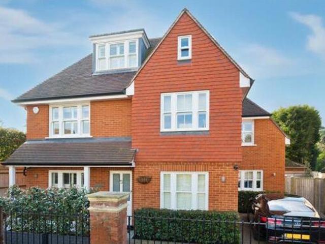 House for sale in Weybridge, Elmbridge