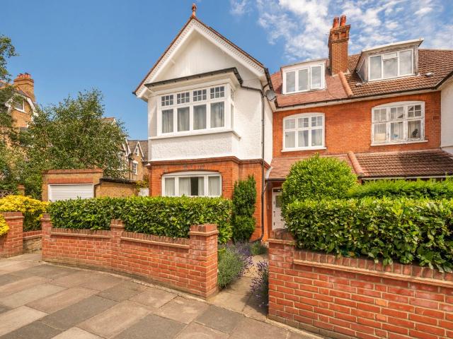 Apartment for rent in North Sheen, Greater London