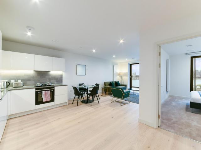 Apartment for rent in Royal Wharf, Greater London
