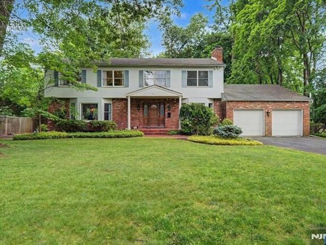 House for sale in Bergenfield, New Jersey