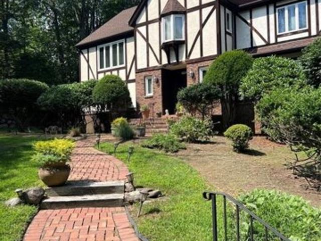 House for sale in Franklin Lakes