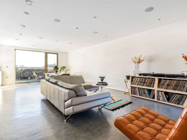 House for rent in London Borough of Hackney, Greater London