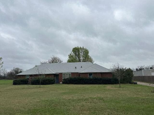 House for sale in Ellis, Texas
