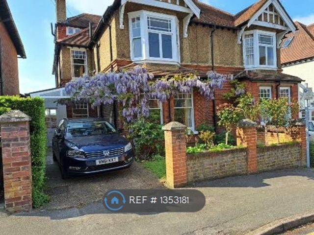 House for rent in Guildford Park, Guildford
