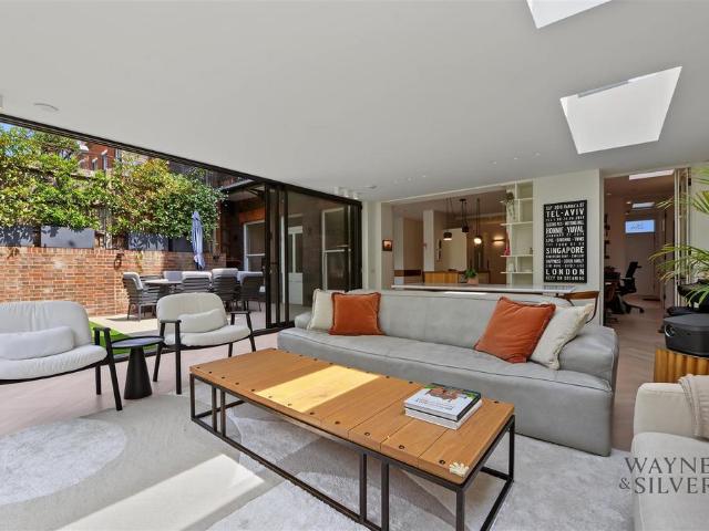 Apartment for rent in Belsize Park, Greater London