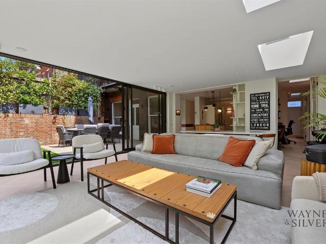Apartment for rent in Belsize Park, Greater London
