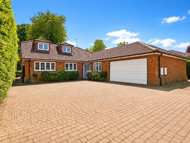 House for rent in Five Acres, Hertfordshire