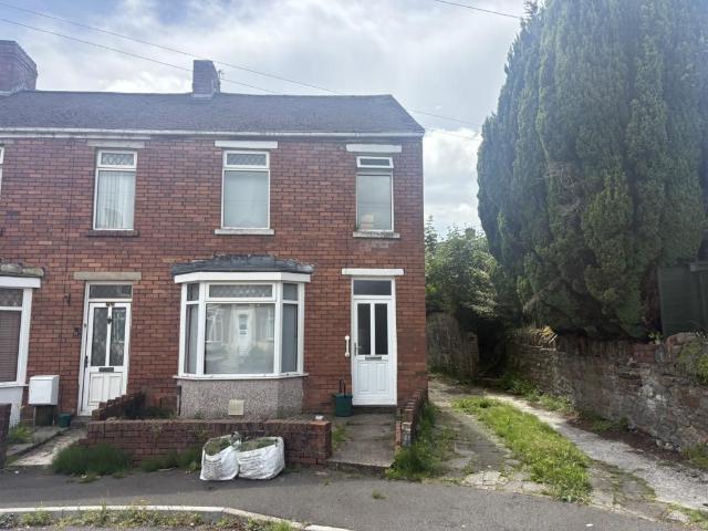 House for rent in Nangreaves, Wales