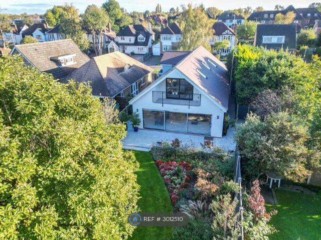 House for rent in Navestock Side, Essex