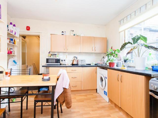 Apartment for rent in Stamford Hill, Greater London