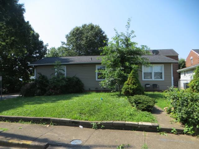 House for sale in Charleston, West Virginia