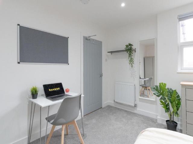 Room for rent in Somers Town, City Of Portsmouth
