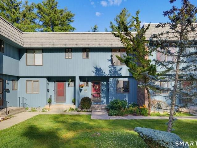 Condo for sale in Cromwell, Connecticut